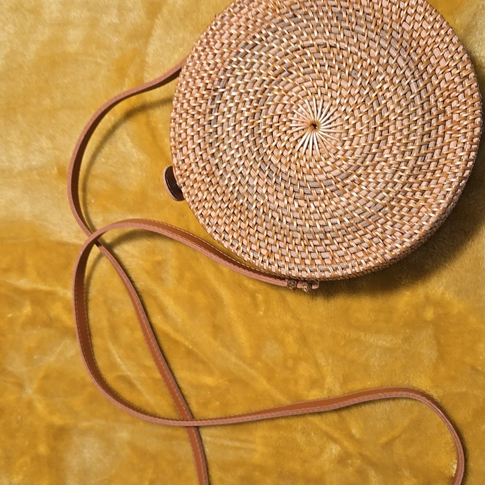 Round Rattan Shoulder Bag